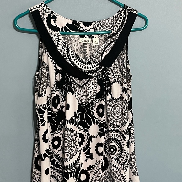 SELLING CATO TOP FOR WOMEN SIZE M BLACK AND WHITE FLORAL SLEEVELESS USED - Picture 8 of 13